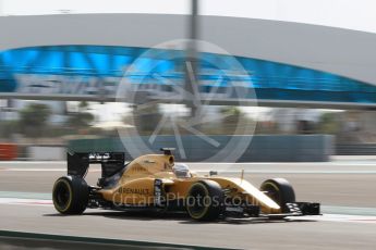 World © Octane Photographic Ltd. Renault Sport F1 Team RS16 - Kevin Magnussen. Friday 25th November 2016, F1 Abu Dhabi GP - Practice 1, Yas Marina circuit, Abu Dhabi. Digital Ref :