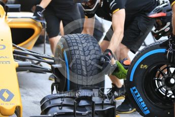 World © Octane Photographic Ltd. Renault Sport F1 Team RS16 - Pit Stop Practice. Friday 25th November 2016, F1 Abu Dhabi GP - Practice 1, Yas Marina circuit, Abu Dhabi. Digital Ref :