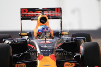 World © Octane Photographic Ltd. Red Bull Racing RB12 – Daniel Ricciardo. Saturday 26th November 2016, F1 Abu Dhabi GP - Practice 3, Yas Marina circuit, Abu Dhabi. Digital Ref :