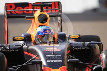 World © Octane Photographic Ltd. Red Bull Racing RB12 – Daniel Ricciardo. Saturday 26th November 2016, F1 Abu Dhabi GP - Practice 3, Yas Marina circuit, Abu Dhabi. Digital Ref :