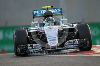 World © Octane Photographic Ltd. Mercedes AMG Petronas W07 Hybrid – Nico Rosberg. Saturday 26th November 2016, F1 Abu Dhabi GP - Qualifying. Yas Marina circuit, Abu Dhabi. Digital Ref :