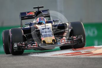 World © Octane Photographic Ltd. Scuderia Toro Rosso STR11 – Daniil Kvyat. Saturday 26th November 2016, F1 Abu Dhabi GP - Qualifying, Yas Marina circuit, Abu Dhabi. Digital Ref :