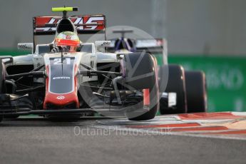 World © Octane Photographic Ltd. Haas F1 Team VF-16 - Esteban Gutierrez and Sauber F1 Team C35 – Marcus Ericsson. Saturday 26th November 2016, F1 Abu Dhabi GP - Qualifying, Yas Marina circuit, Abu Dhabi. Digital Ref :