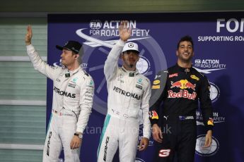 World © Octane Photographic Ltd. Mercedes AMG Petronas W07 Hybrid – Nico Rosberg and Lewis Hamilton and Red Bull Racing RB12 – Daniel Ricciardo. Saturday 26th November 2016, F1 Abu Dhabi GP - Qualifying. Yas Marina circuit, Abu Dhabi. Digital Ref :