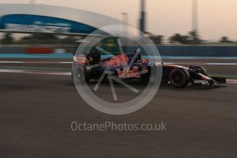 World © Octane Photographic Ltd. Scuderia Toro Rosso STR11 – Daniil Kvyat. Saturday 26th November 2016, F1 Abu Dhabi GP - Qualifying, Yas Marina circuit, Abu Dhabi. Digital Ref :