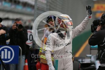 World © Octane Photographic Ltd. Mercedes AMG Petronas W07 Hybrid – Lewis Hamilton. Saturday 19th March 2016, F1 Australian GP Qualifying, Melbourne, Albert Park, Australia. Digital Ref : 1520LB1D5558