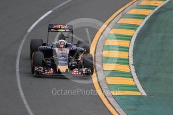 World © Octane Photographic Ltd. Scuderia Toro Rosso STR11 – Carlos Sainz. Saturday 19th March 2016, F1 Australian GP Qualifying, Melbourne, Albert Park, Australia. Digital Ref : 1521LB1D5139