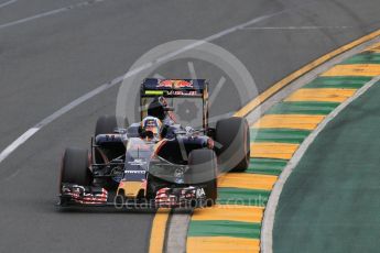 World © Octane Photographic Ltd. Scuderia Toro Rosso STR11 – Carlos Sainz. Saturday 19th March 2016, F1 Australian GP Qualifying, Melbourne, Albert Park, Australia. Digital Ref : 1521LB1D5245