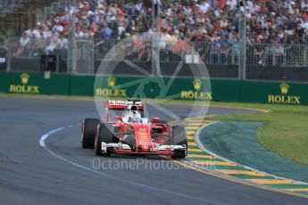 World © Octane Photographic Ltd. Scuderia Ferrari SF16-H – Sebastian Vettel. Sunday 20th March 2016, F1 Australian GP Race, Melbourne, Albert Park, Australia. Digital Ref : 1524LB1D7004