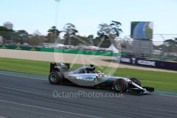 World © Octane Photographic Ltd. Mercedes AMG Petronas W07 Hybrid – Lewis Hamilton Sunday 20th March 2016, F1 Australian GP Race, Melbourne, Albert Park, Australia. Digital Ref : 1524LB5D2092
