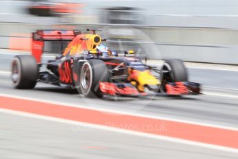 World © Octane Photographic Ltd. Red Bull Racing RB12 – Daniel Ricciardo. Tuesday 17th May 2016, F1 Spanish GP In-season testing, Circuit de Barcelona Catalunya, Spain. Digital Ref :1555CB1D3251