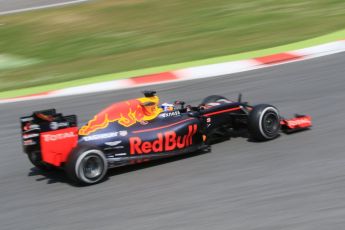 World © Octane Photographic Ltd. Red Bull Racing RB12 – Daniel Ricciardo. Tuesday 17th May 2016, F1 Spanish GP In-season testing, Circuit de Barcelona Catalunya, Spain. Digital Ref : 1555CB7D8756