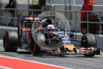 World © Octane Photographic Ltd. Scuderia Toro Rosso STR11 – Pierre Gasly. Tuesday 17th May 2016, F1 Spanish In-season testing, Circuit de Barcelona Catalunya, Spain. Digital Ref : 1555LB1D9326