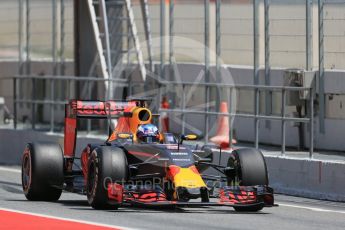 World © Octane Photographic Ltd. Red Bull Racing RB12 – Daniel Ricciardo. Tuesday 17th May 2016, F1 Spanish In-season testing, Circuit de Barcelona Catalunya, Spain. Digital Ref : 1555LB1D9628