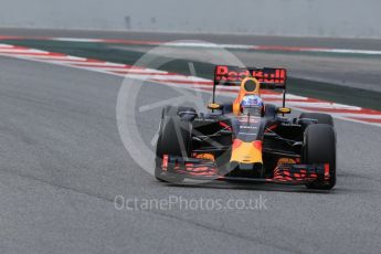 World © Octane Photographic Ltd. Red Bull Racing RB12 – Daniel Ricciardo. Tuesday 17th May 2016, F1 Spanish GP In-season testing, Circuit de Barcelona Catalunya, Spain. Digital Ref :1555LB1D9933