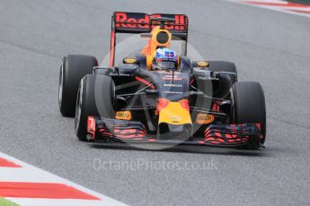 World © Octane Photographic Ltd. Red Bull Racing RB12 – Daniel Ricciardo. Tuesday 17th May 2016, F1 Spanish GP In-season testing, Circuit de Barcelona Catalunya, Spain. Digital Ref :1555LB1D9940