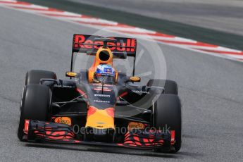 World © Octane Photographic Ltd. Red Bull Racing RB12 – Daniel Ricciardo. Tuesday 17th May 2016, F1 Spanish GP In-season testing, Circuit de Barcelona Catalunya, Spain. Digital Ref :1555LB1D9960