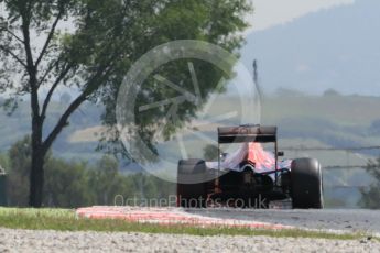 World © Octane Photographic Ltd. Scuderia Toro Rosso STR11 – Daniil Kvyat. Wednesday 18th May 2016, F1 Spanish GP In-season testing, Circuit de Barcelona Catalunya, Spain. Digital Ref :