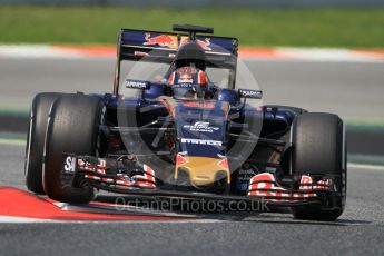 World © Octane Photographic Ltd. Scuderia Toro Rosso STR11 – Daniil Kvyat. Wednesday 18th May 2016, F1 Spanish GP In-season testing, Circuit de Barcelona Catalunya, Spain. Digital Ref :