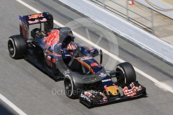 World © Octane Photographic Ltd. Scuderia Toro Rosso STR11 – Daniil Kvyat. Wednesday 18th May 2016, F1 Spanish GP In-season testing, Circuit de Barcelona Catalunya, Spain. Digital Ref : 1556CB7D9574