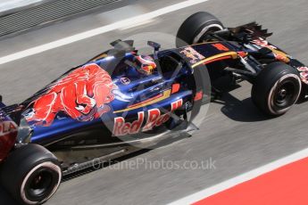 World © Octane Photographic Ltd. Scuderia Toro Rosso STR11 – Daniil Kvyat. Wednesday 18th May 2016, F1 Spanish GP In-season testing, Circuit de Barcelona Catalunya, Spain. Digital Ref : 1556CB7D9577