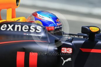 World © Octane Photographic Ltd. Scuderia Toro Rosso STR11 – Daniil Kvyat. Wednesday 18th May 2016, F1 Spanish GP In-season testing, Circuit de Barcelona Catalunya, Spain. Digital Ref : 1556LB1D1071