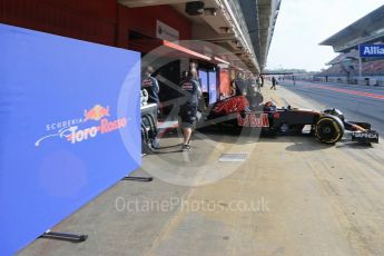 World © Octane Photographic Ltd. Scuderia Toro Rosso STR11 – Daniil Kvyat. Wednesday 18th May 2016, F1 Spanish GP In-season testing, Circuit de Barcelona Catalunya, Spain. Digital Ref : 1556LB5D4882