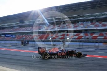 World © Octane Photographic Ltd. Scuderia Toro Rosso STR11 – Daniil Kvyat. Wednesday 18th May 2016, F1 Spanish GP In-season testing, Circuit de Barcelona Catalunya, Spain. Digital Ref : 1556LB5D4891