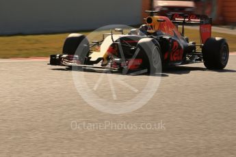 World © Octane Photographic Ltd. Red Bull Racing-TAG Heuer RB12 – Daniil Kvyat. Thursday 25th February 2016, F1 Winter testing, Circuit de Barcelona Catalunya, Spain, Day 4. Digital Ref : 1507LB1D3471