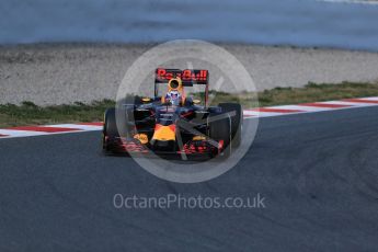 World © Octane Photographic Ltd. Red Bull Racing-TAG Heuer RB12 - Daniel Ricciardo. Wednesday 2nd March 2016, F1 Winter testing, Circuit de Barcelona Catalunya, Spain, Day 6. Digital Ref : 1509LB1D6033