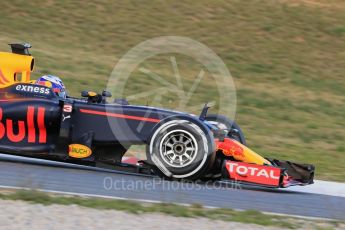 World © Octane Photographic Ltd. Red Bull Racing-TAG Heuer RB12 - Daniel Ricciardo. Wednesday 2nd March 2016, F1 Winter testing, Circuit de Barcelona Catalunya, Spain, Day 6. Digital Ref : 1509LB1D6250