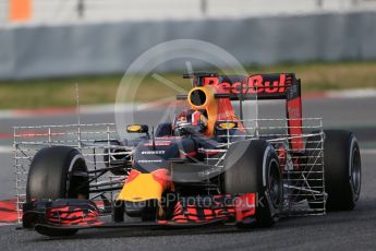 World © Octane Photographic Ltd. Red Bull Racing-TAG Heuer RB12 – Daniil Kvyat. Thursday 3rd March 2016, F1 Winter testing, Circuit de Barcelona Catalunya, Spain, Day 7. Digital Ref : 1510LB1D6762