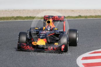 World © Octane Photographic Ltd. Red Bull Racing-TAG Heuer RB12 – Daniil Kvyat. Thursday 3rd March 2016, F1 Winter testing, Circuit de Barcelona Catalunya, Spain, Day 7. Digital Ref : 1510LB1D6792