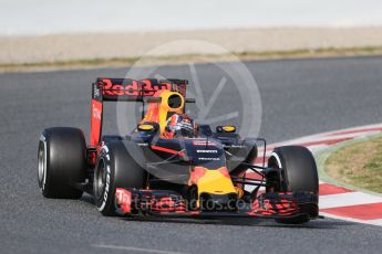 World © Octane Photographic Ltd. Red Bull Racing-TAG Heuer RB12 – Daniil Kvyat. Thursday 3rd March 2016, F1 Winter testing, Circuit de Barcelona Catalunya, Spain, Day 7. Digital Ref : 1510LB1D7022