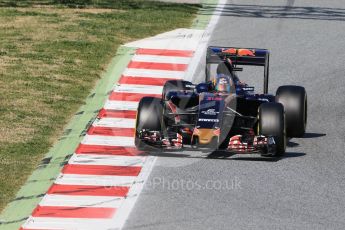 World © Octane Photographic Ltd. Scuderia Toro Rosso STR11 – Carlos Sainz. Friday 4th March 2016, F1 Winter testing, Circuit de Barcelona Catalunya, Spain, Day 8. Digital Ref : 1511LB1D8561