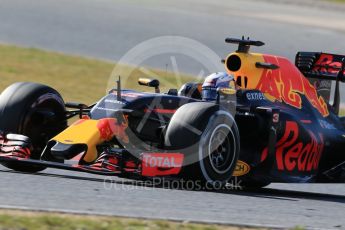 World © Octane Photographic Ltd. Red Bull Racing-TAG Heuer RB12– Daniel Ricciardo. Friday 4th March 2016, F1 Winter testing, Circuit de Barcelona Catalunya, Spain, Day 8. Digital Ref : 1511LB1D9132