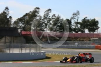 World © Octane Photographic Ltd. Red Bull Racing-TAG Heuer RB12– Daniel Ricciardo. Friday 4th March 2016, F1 Winter testing, Circuit de Barcelona Catalunya, Spain, Day 8. Digital Ref : 1511LB5D0491