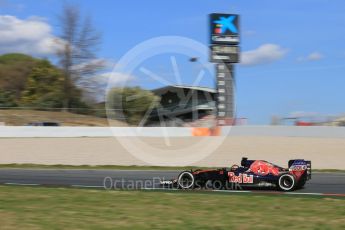 World © Octane Photographic Ltd. Scuderia Toro Rosso STR11 – Carlos Sainz. Friday 4th March 2016, F1 Winter testing, Circuit de Barcelona Catalunya, Spain, Day 8. Digital Ref : 1511LB5D0645