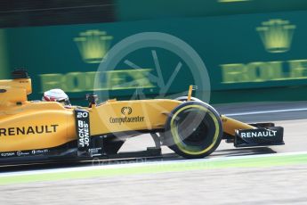 World © Octane Photographic Ltd. Renault Sport F1 Team RS16 - Kevin Magnussen. Friday 2nd September 2016, F1 Italian GP Practice 1, Monza, Italy. Digital Ref :1697LB1D5350