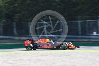 World © Octane Photographic Ltd. Red Bull Racing RB12 – Daniel Ricciardo. Friday 2nd September 2016, F1 Italian GP Practice 1, Monza, Italy. Digital Ref :1697LB2D5516