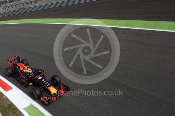 World © Octane Photographic Ltd. Red Bull Racing RB12 – Daniel Ricciardo. Friday 2nd September 2016, F1 Italian GP Practice 2, Monza, Italy. Digital Ref : 1699LB2D6268