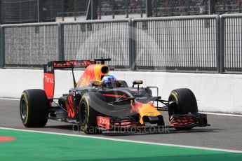World © Octane Photographic Ltd. Red Bull Racing RB12 – Daniel Ricciardo. Saturday 3rd September 2016, F1 Italian GP Practice 3, Monza, Italy. Digital Ref :1704LB1D7893