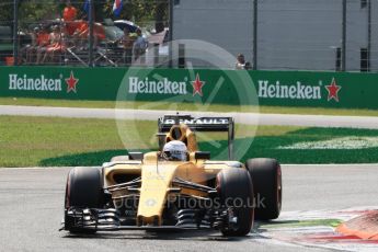 World © Octane Photographic Ltd. Renault Sport F1 Team RS16 - Kevin Magnussen. Saturday 3rd September 2016, F1 Italian GP Qualifying, Monza, Italy. Digital Ref :1705LB1D8367