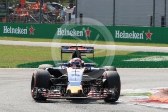 World © Octane Photographic Ltd. Scuderia Toro Rosso STR11 – Daniil Kvyat. Saturday 3rd September 2016, F1 Italian GP Qualifying, Monza, Italy. Digital Ref :1705LB1D8438