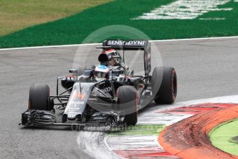 World © Octane Photographic Ltd. McLaren Honda MP4-31 – Fernando Alonso. Sunday 4th September 2016, F1 Italian GP Race, Monza, Italy. Digital Ref :1710LB1D0507