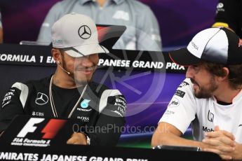 World © Octane Photographic Ltd. F1 Singapore GP FIA Driver Press Conference, Suzuka Circuit, Suzuka, Japan. Thursday 6th October 2016. Mercedes AMG Petronas – Lewis Hamilton and McLaren Honda - Fernando Alonso chat. Digital Ref : 1727LB1D3328