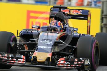 World © Octane Photographic Ltd. Scuderia Toro Rosso STR11 – Daniil Kvyat. Saturday 17th September 2016, F1 Singapore GP Practice 3, Marina Bay Circuit, Singapore. Digital Ref : 1720CB1D6211