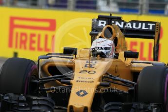 World © Octane Photographic Ltd. Renault Sport F1 Team RS16 - Kevin Magnussen. Saturday 17th September 2016, F1 Singapore GP Practice 3, Marina Bay Circuit, Singapore. Digital Ref : 1720CB1D6309