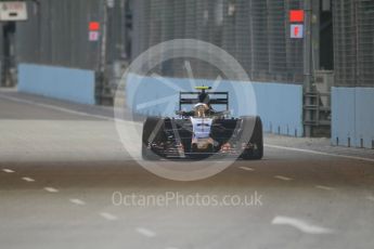 World © Octane Photographic Ltd. Scuderia Toro Rosso STR11 – Carlos Sainz. Saturday 17th September 2016, F1 Singapore GP Practice 3, Marina Bay Circuit, Singapore. Digital Ref : 1720CB1D6459