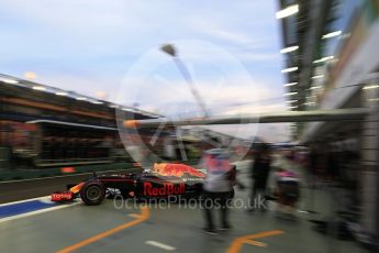 World © Octane Photographic Ltd. Red Bull Racing RB12 – Daniel Ricciardo. Saturday 17th September 2016, F1 Singapore GP Practice 3, Marina Bay Circuit, Singapore. Digital Ref : 1720LB2D0207